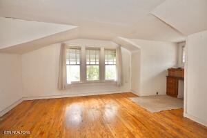 More Photos Of 615 S Washington St, Maryville Office For Sale