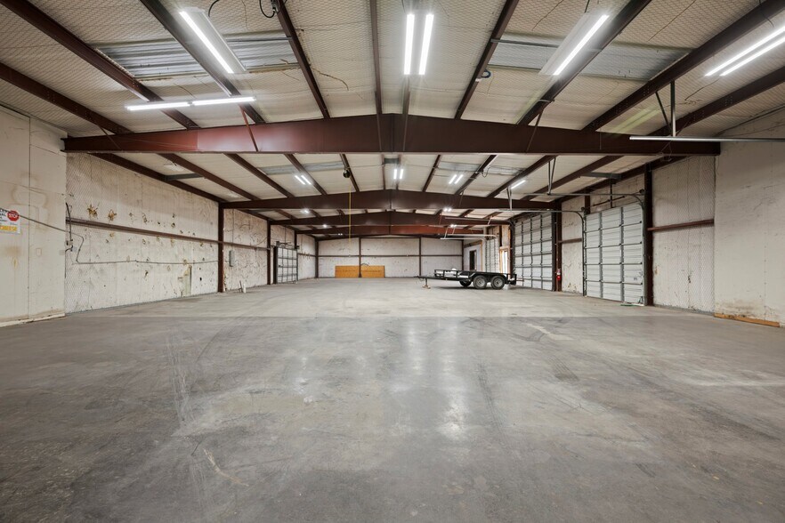 More Photos Of 650 E Highway 67, Duncanville Light Distribution For Sale