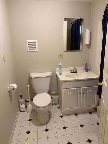 More Photos Of 11 E Cliff St, Somerville Office Residential For Lease