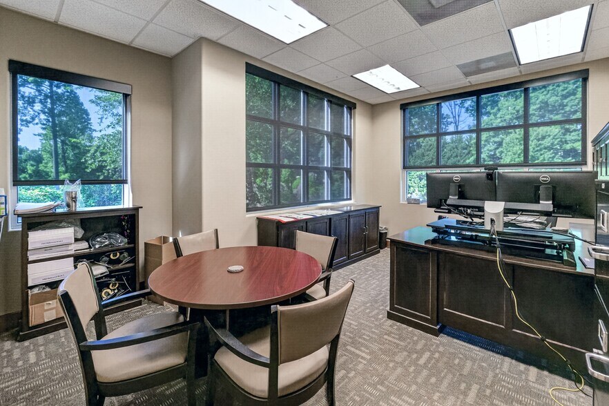 More Photos Of 133 River Park Rd, Mooresville Office For Lease