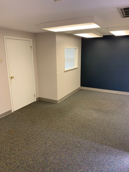 More Photos Of 650 E Broad St, Souderton Freestanding For Sale