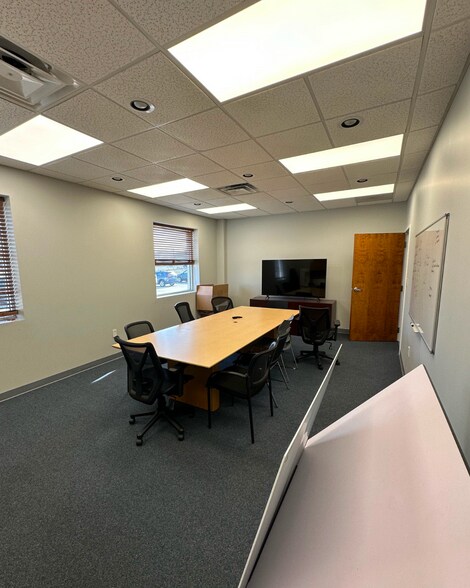 More Photos Of 5100 Excello Ct, West Chester Warehouse For Lease