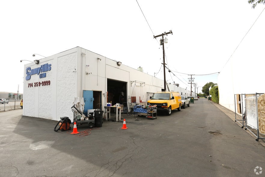 More Photos Of 1969-1999 Ritchey St, Santa Ana Warehouse For Lease