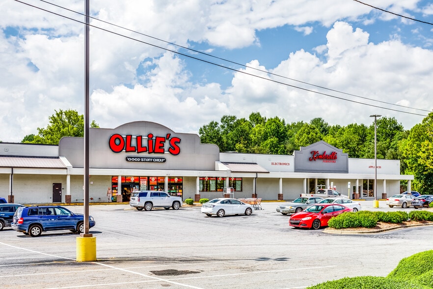 More Photos Of 903-915 W Union St, Morganton Storefront For Sale