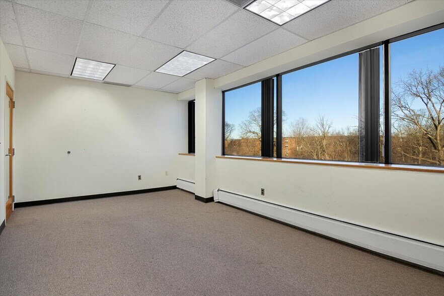 More Photos Of 140 Littleton Rd, Parsippany Office For Lease