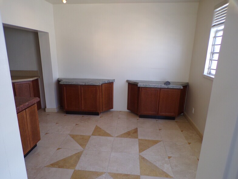 More Photos Of 1801 1st Street St, San Fernando Manufacturing For Sale