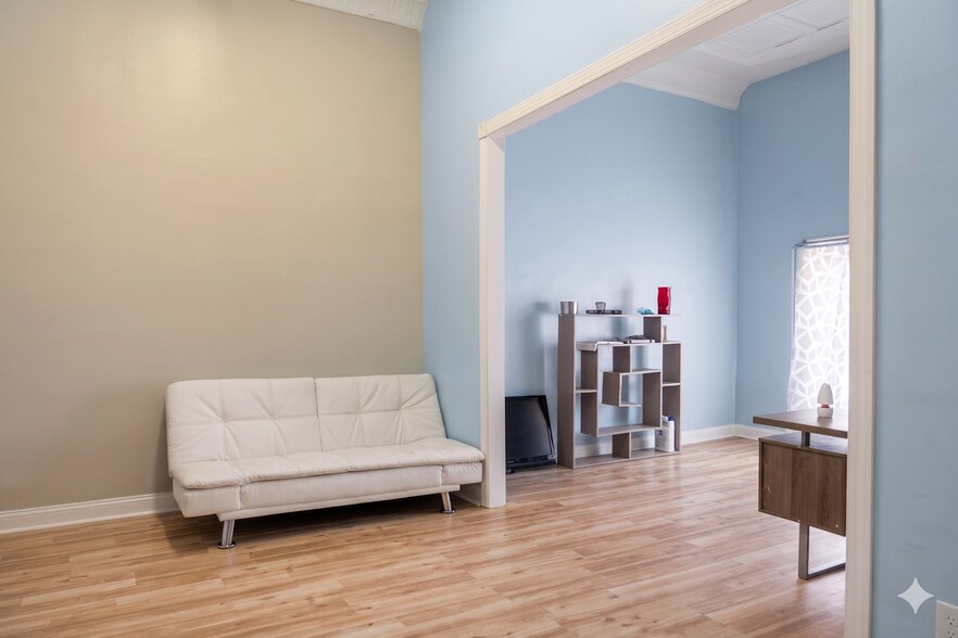 More Photos Of 217 S Williams St, Henderson Medical For Sale