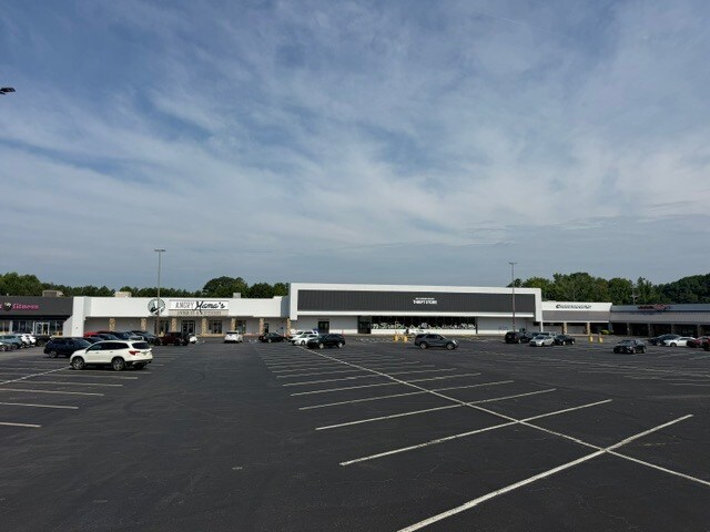 More Photos Of 700 Atlanta Rd, Cumming Unknown For Lease