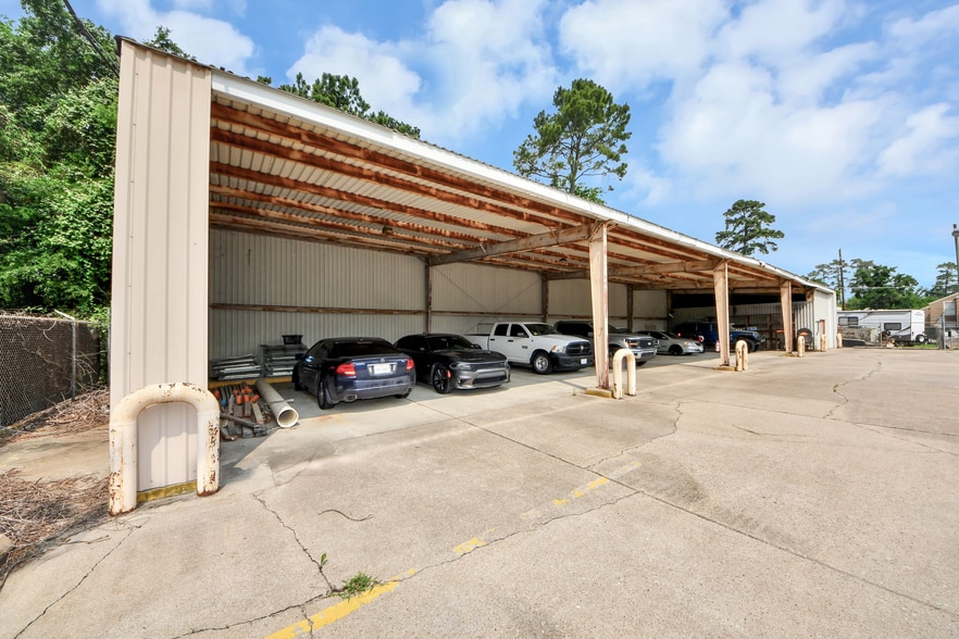 More Photos Of 10814 Woodedge Dr, Houston Warehouse For Sale