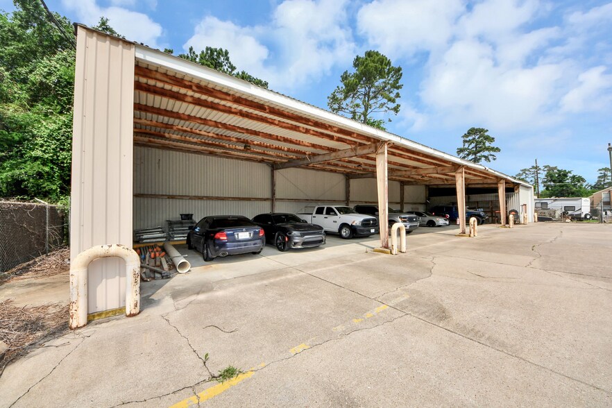 More Photos Of 10814 Woodedge Dr, Houston Warehouse For Sale