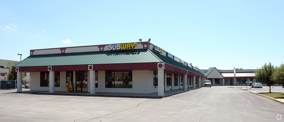 More Photos Of 1641 Commanche Ave, Green Bay Storefront For Sale