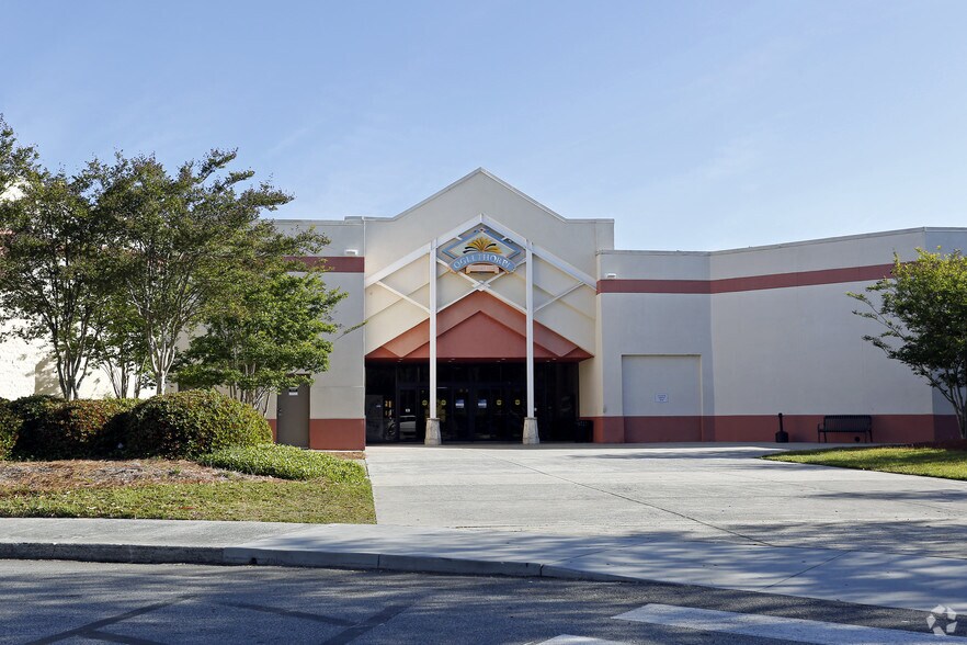 Primary Photo Of 7804 Abercorn St, Savannah Unknown For Lease