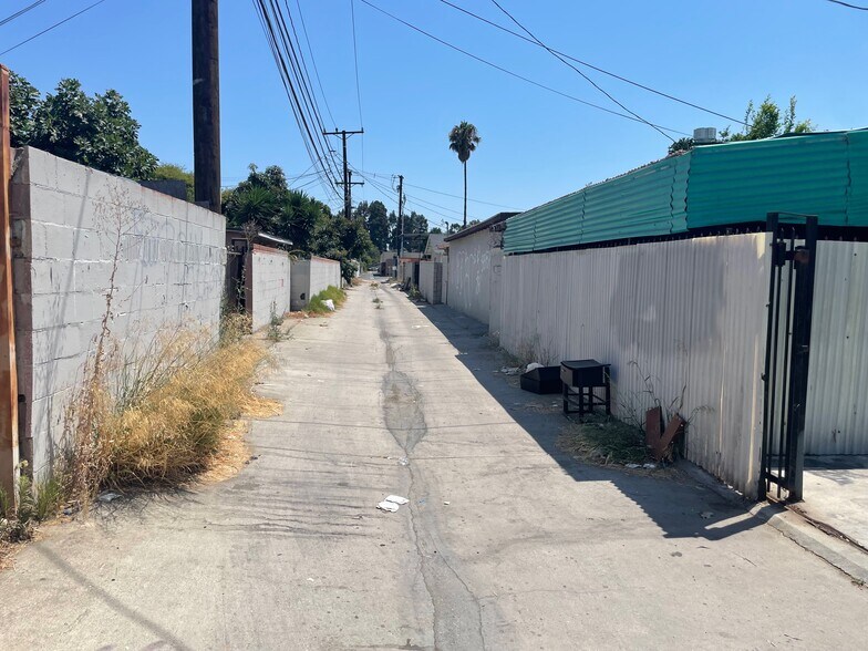 More Photos Of 3338 Santa Fe Ave, Long Beach General Retail For Sale