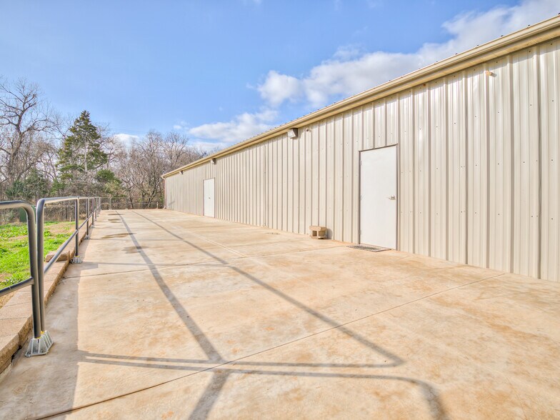 More Photos Of 3595 E State Highway 9, Norman Industrial For Sale