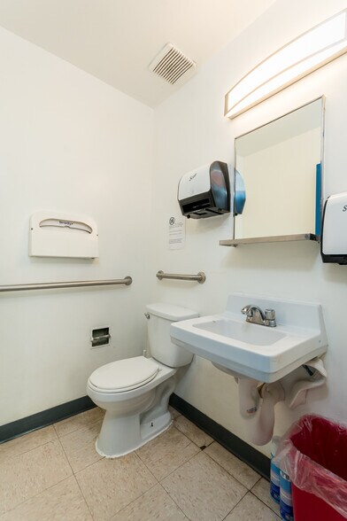 More Photos Of 1533 Alamitos Ave, Long Beach Medical For Sale