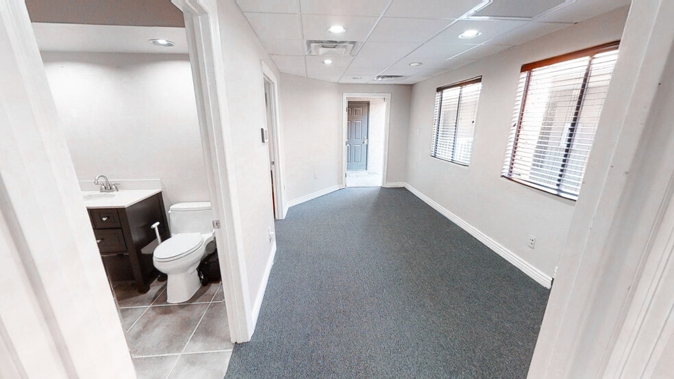 More Photos Of 4539 N 22nd St, Phoenix Office Residential For Sale