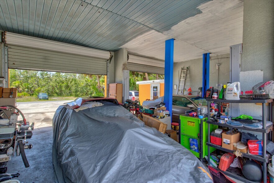 More Photos Of 15182 Dahlgren Ave, Port Charlotte Carwash For Lease