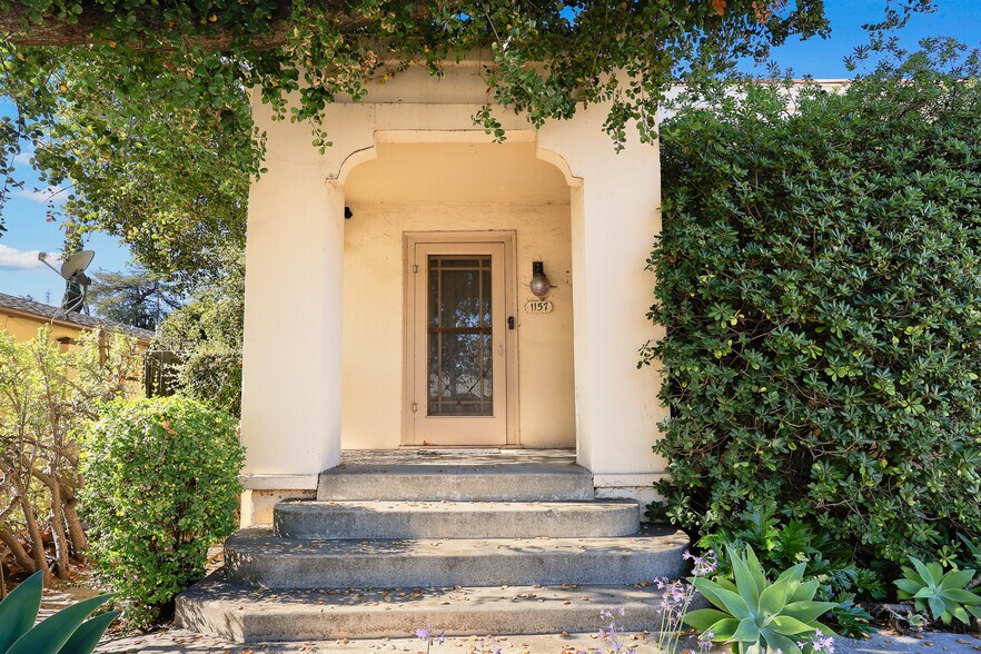 More Photos Of 1157-1165 N Lake Ave, Pasadena Apartments For Sale