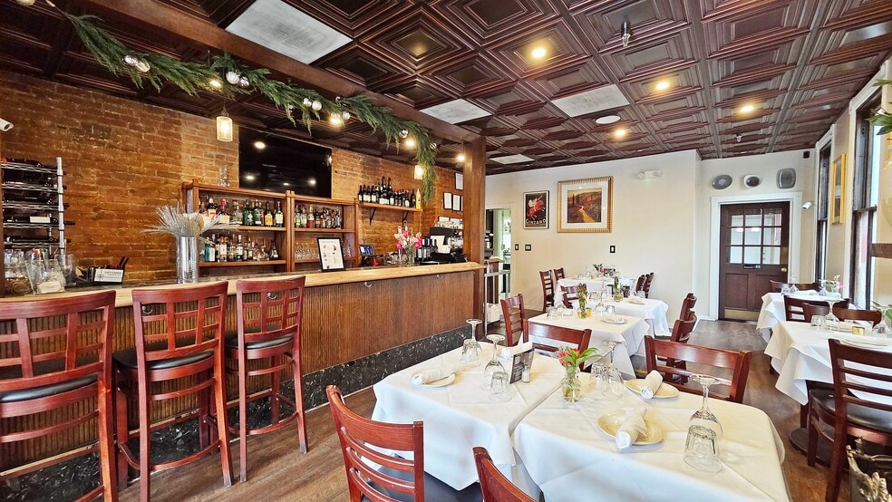 More Photos Of 305 S Washington St, Alexandria Restaurant For Lease