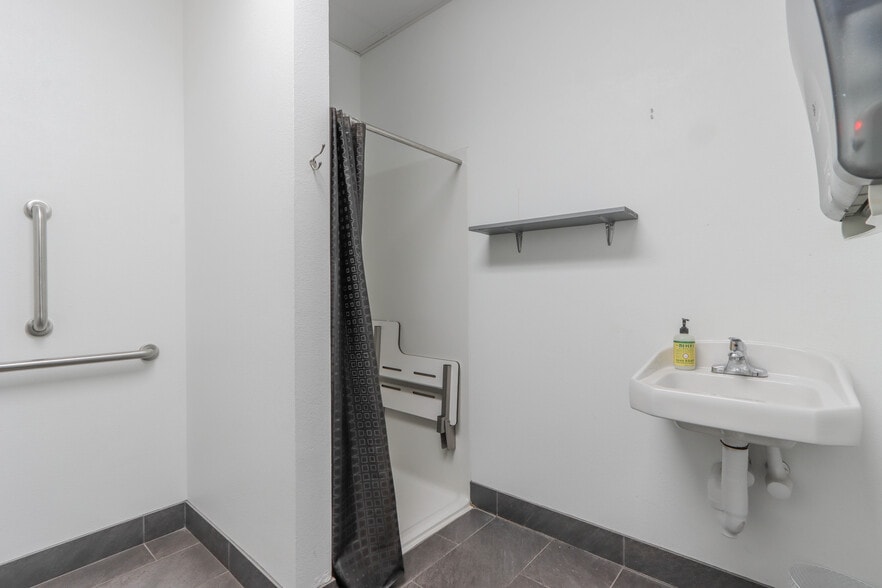 More Photos Of 5705 Memorial Ct, Weston Freestanding For Sale