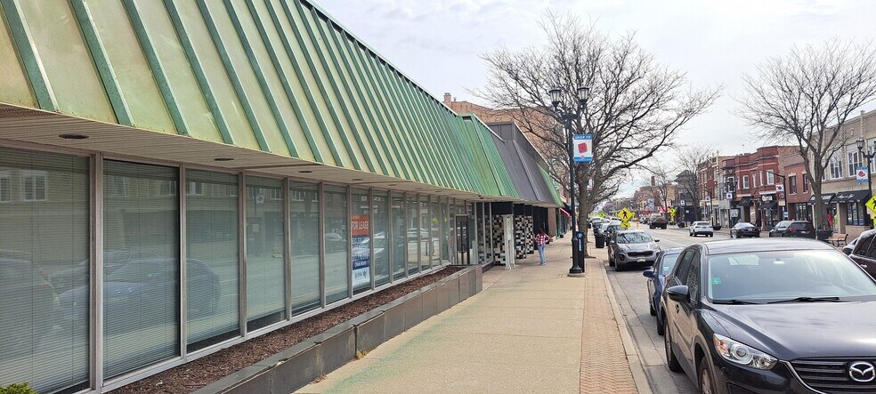 More Photos Of 7525 W Madison St, Forest Park Storefront Retail Office For Lease