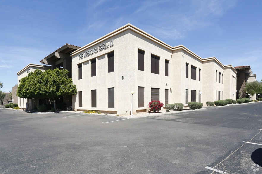 More Photos Of 7950 E Acoma Dr, Scottsdale Research And Development For Lease
