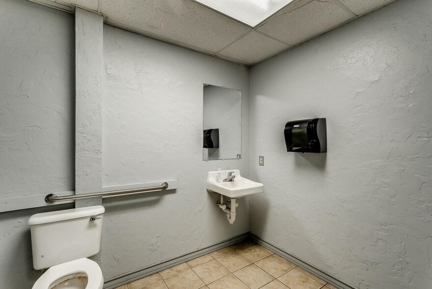 More Photos Of 2217 Old Dennis Rd, Weatherford Service For Sale