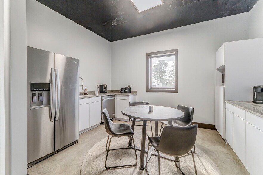 More Photos Of 3239 S Dixie Hwy, Dalton Industrial For Sale