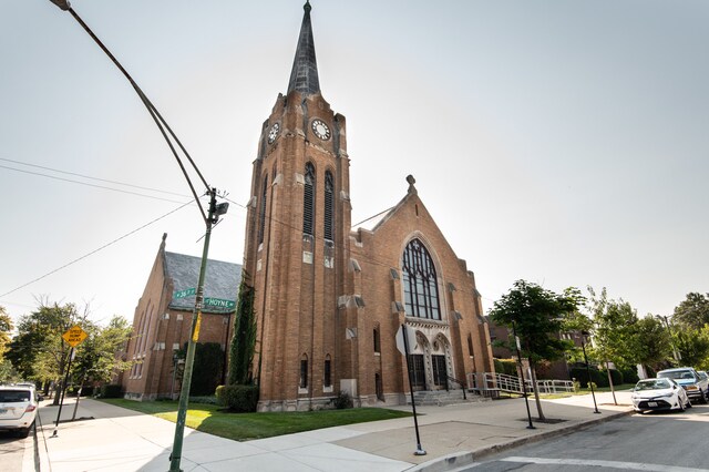 More Photos Of 3615 S Hoyne Ave, Chicago Religious Facility For Sale