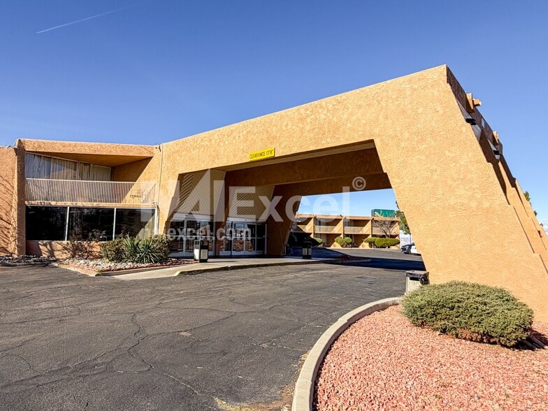 More Photos Of 287 N Lake Powell Blvd, Page Hotel For Sale