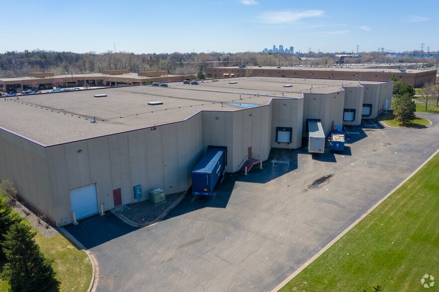 More Photos Of 2421 Rosegate, Roseville Distribution For Lease