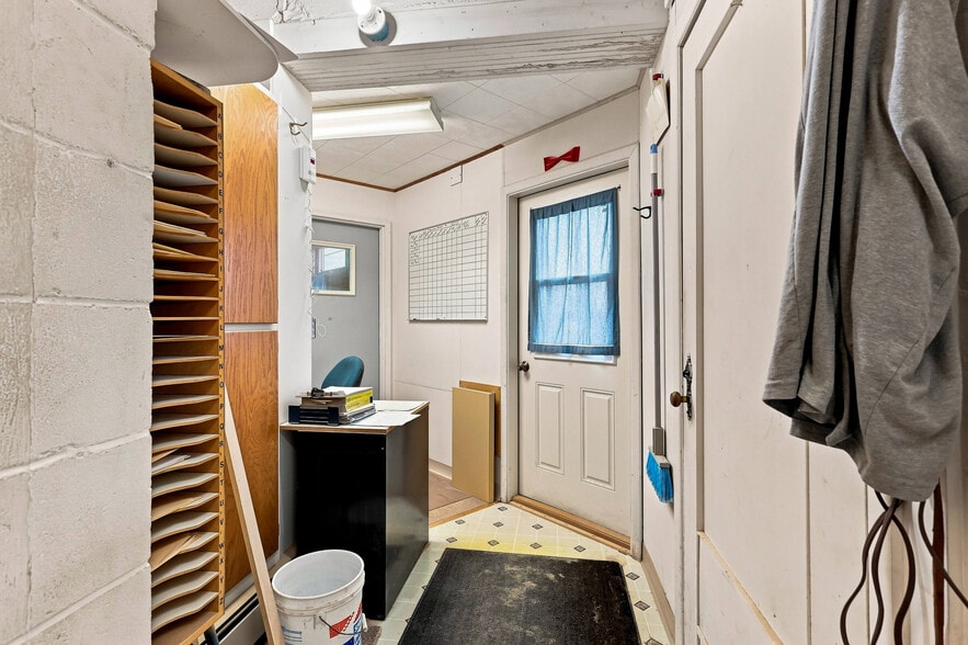 More Photos Of 308 N Wisconsin Dr, Sheboygan Freestanding For Sale