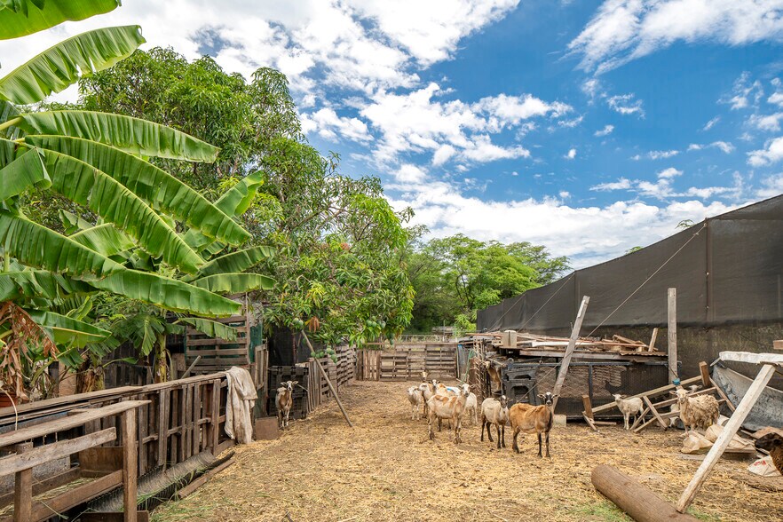 More Photos Of 86-347 Halona Rd, Waianae Contractor Storage Yard For Sale