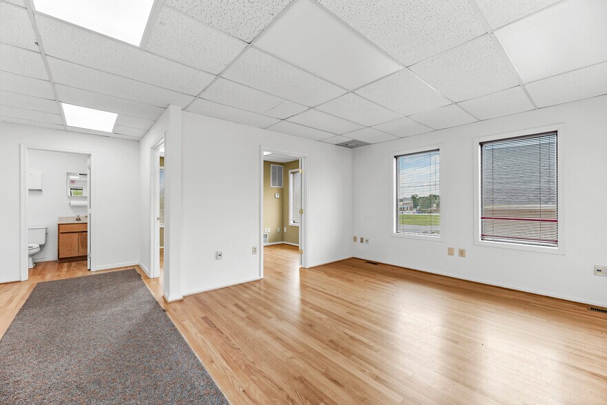 More Photos Of 10351 Southern Maryland Blvd, Dunkirk Office For Sale