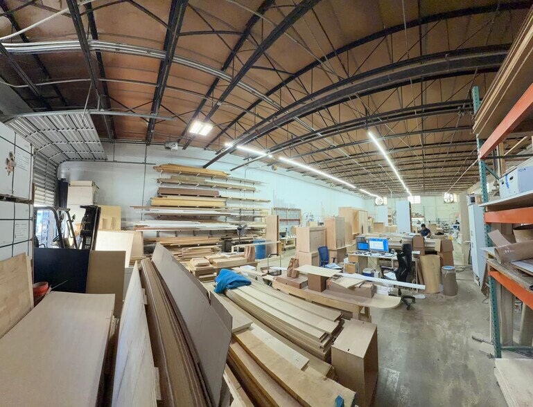 More Photos Of 733-757 W 26th St, Hialeah Warehouse For Lease