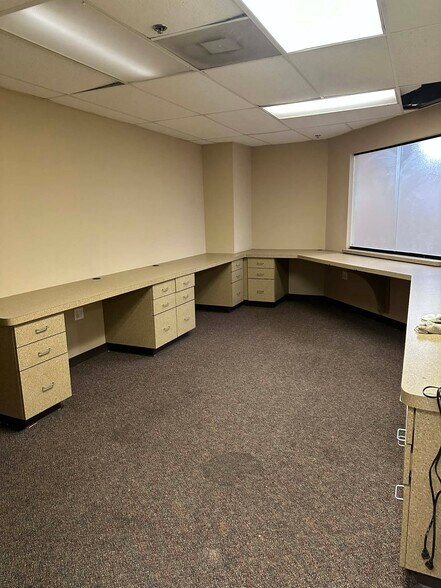 More Photos Of 2336 N Texas Ave, Pearland Medical For Lease