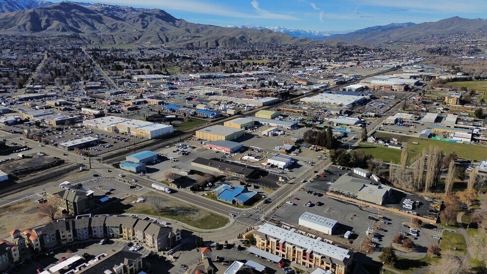 More Photos Of 98 E 9th St, Wenatchee Office Residential For Lease