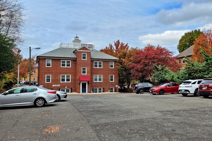 More Photos Of 210 Little Falls St, Falls Church Office For Sale