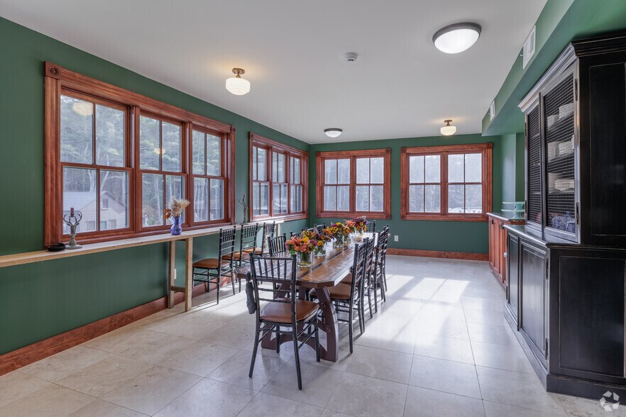 More Photos Of 1200 NY-42, Sparrow Bush Specialty For Sale