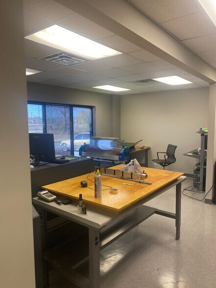 More Photos Of 163 Business Park Dr, Lebanon Light Manufacturing For Lease