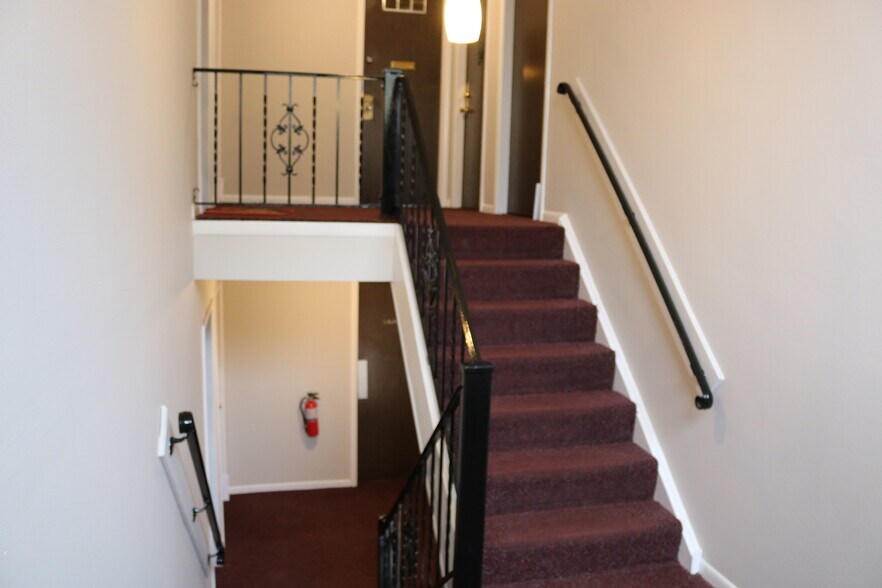 More Photos Of 37 Nippersink Blvd, Fox Lake Apartments For Sale