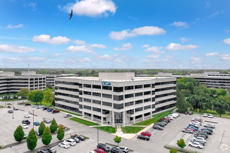 More Photos Of 8440 Woodfield Crossing Blvd, Indianapolis Office For Lease