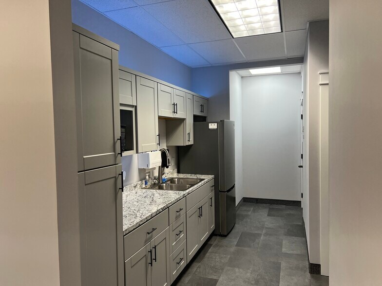 More Photos Of 7658 Design Dr, Baxter Office For Sale