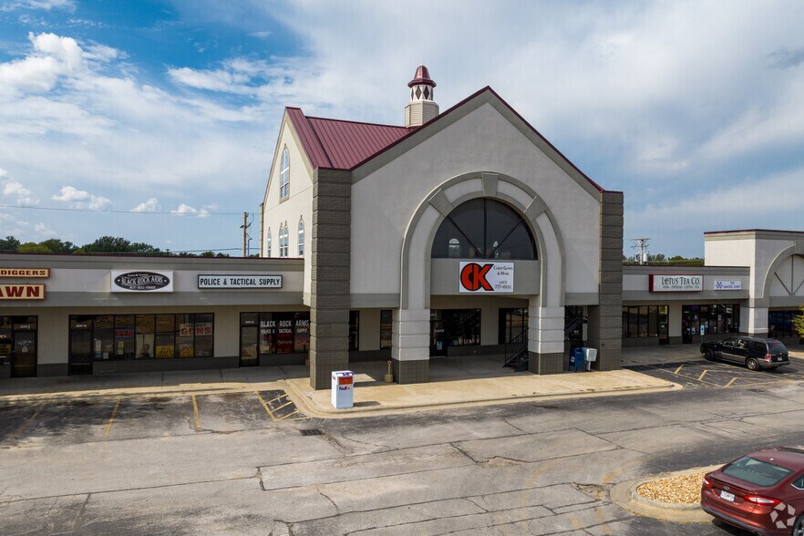 More Photos Of 800 E Aldrich Rd, Bolivar Freestanding For Lease