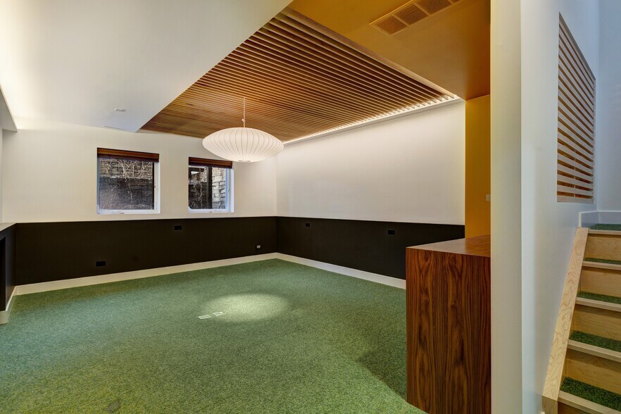 More Photos Of 1812 14A St SW, Calgary Office Residential For Sale