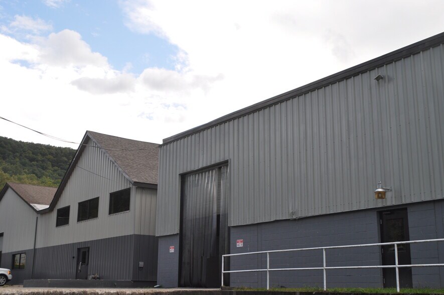 More Photos Of 164 Seneca Rd, Lehighton Warehouse For Lease