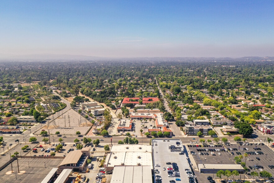 More Photos Of , Pasadena General Retail For Sale