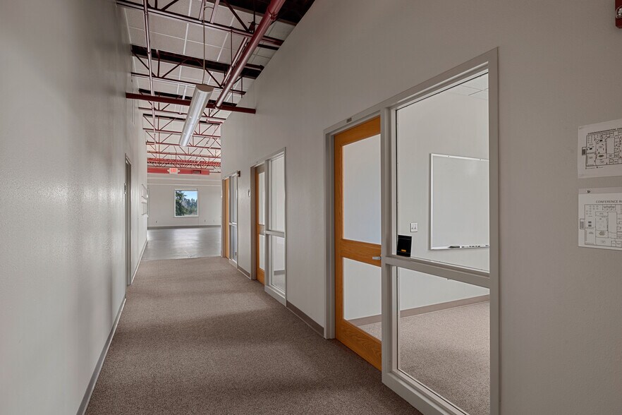 More Photos Of 100 Technology Ln, Elma Office For Lease