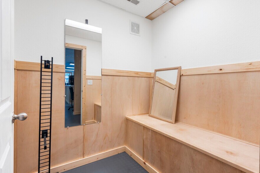 More Photos Of 26009 State Highway 39, Shell Knob Storefront Retail Office For Sale