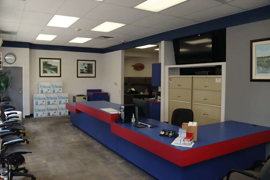 More Photos Of 10416 New Berlin Rd, Jacksonville Warehouse For Lease